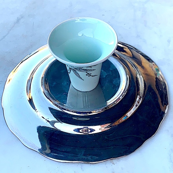 222 FIFTH ADELAIDE LIGHT GREEN & SILVER ROUND PEDESTAL CAKE STAND NEW PORCELAIN - Picture 7 of 8